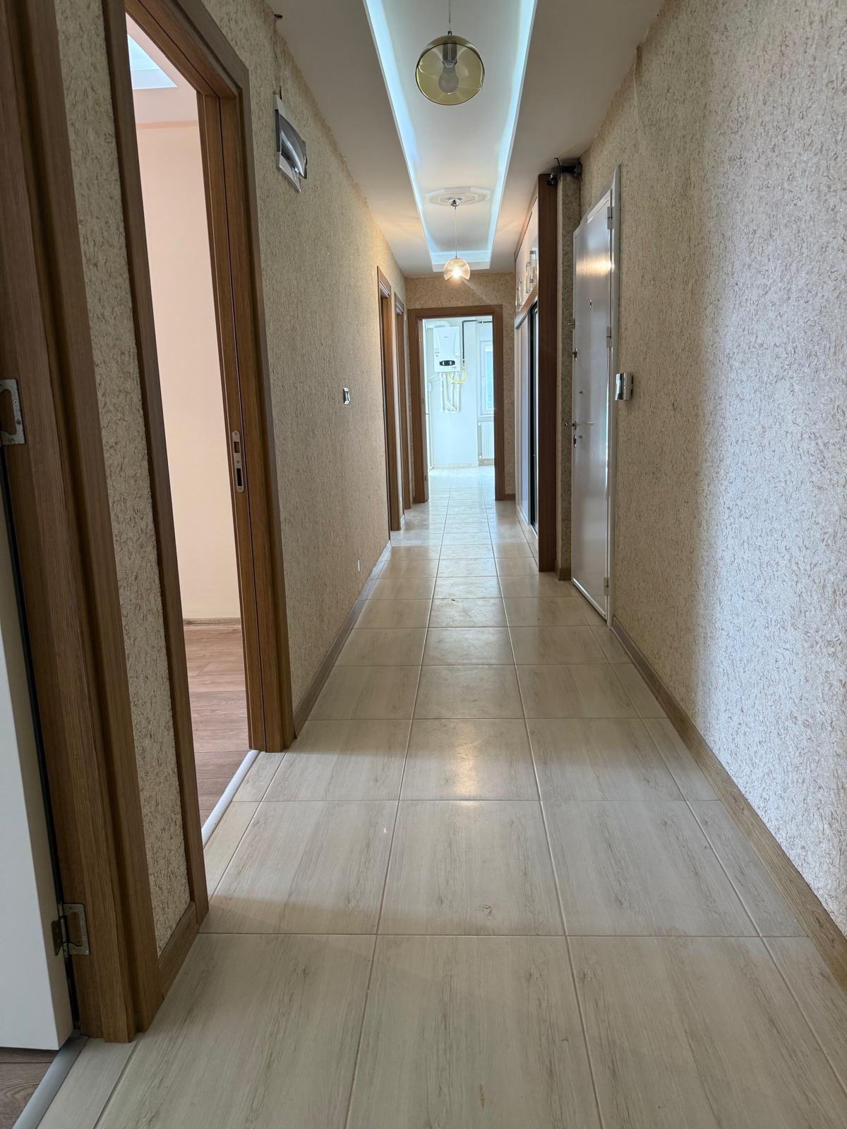 ÇANKAYA MAHALLESİ 3+1 HERŞEYİ AYRI SİTE İÇİ KATTA ASANSÖRLÜ FIRSAT DAİRE