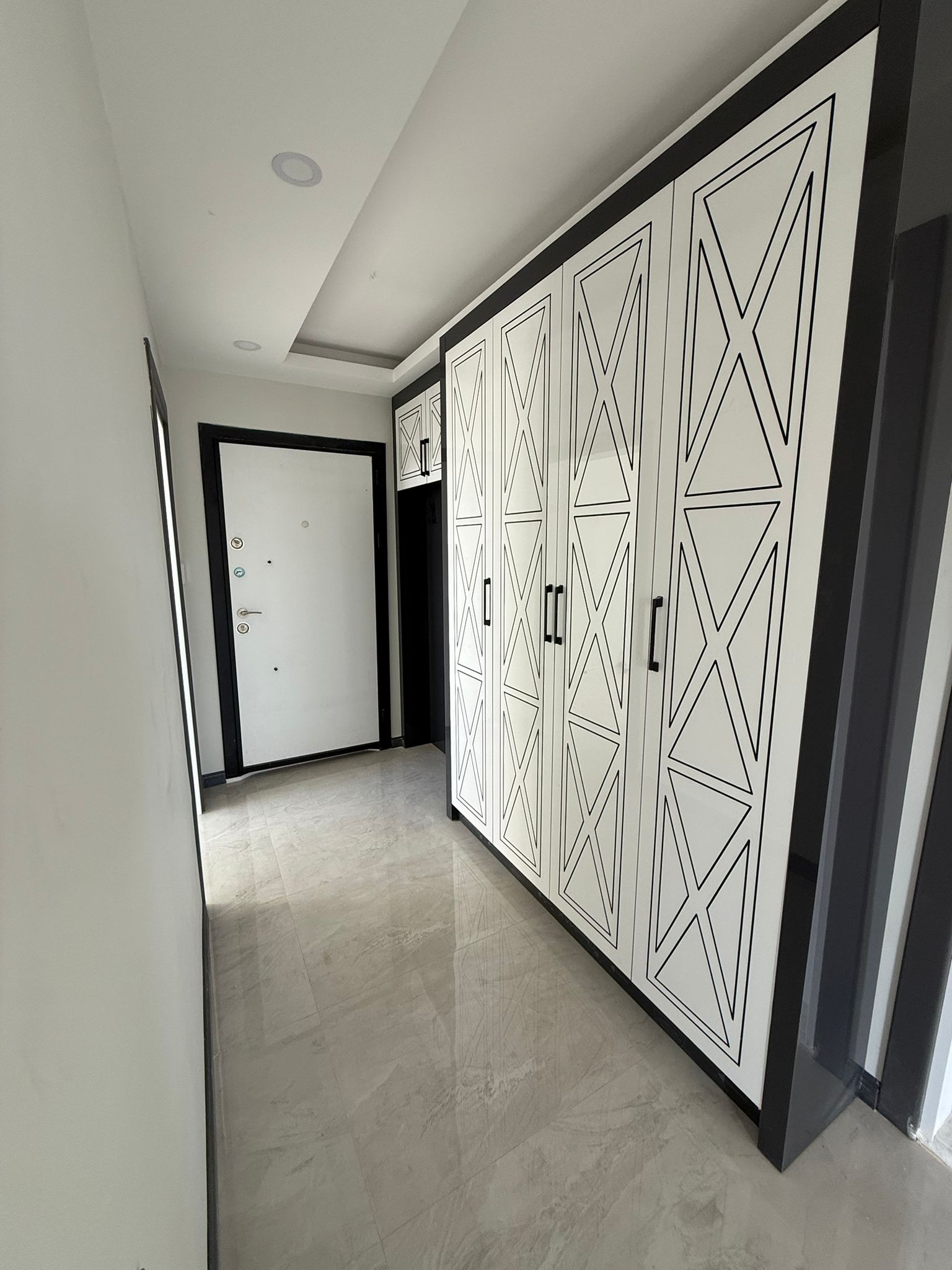 AYDOĞMUŞ MAHALLESİ ORMAN TARAFINDA 2+1 EBEVEYN BANYOLU CADDE ÜZERİ DAİRE