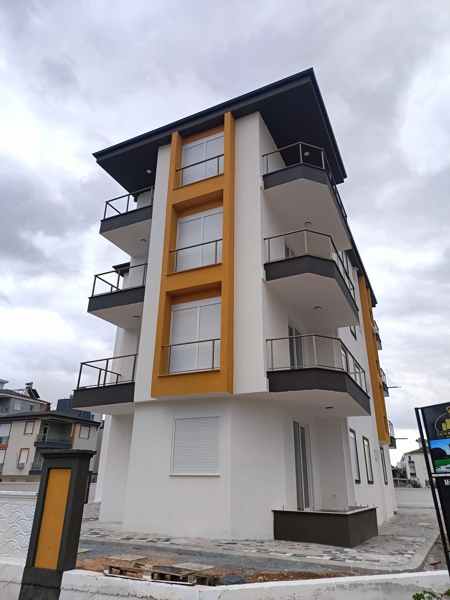 AYDOĞMUŞ MAH 2+1 KAT ŞEÇENEKLİ SIFIR