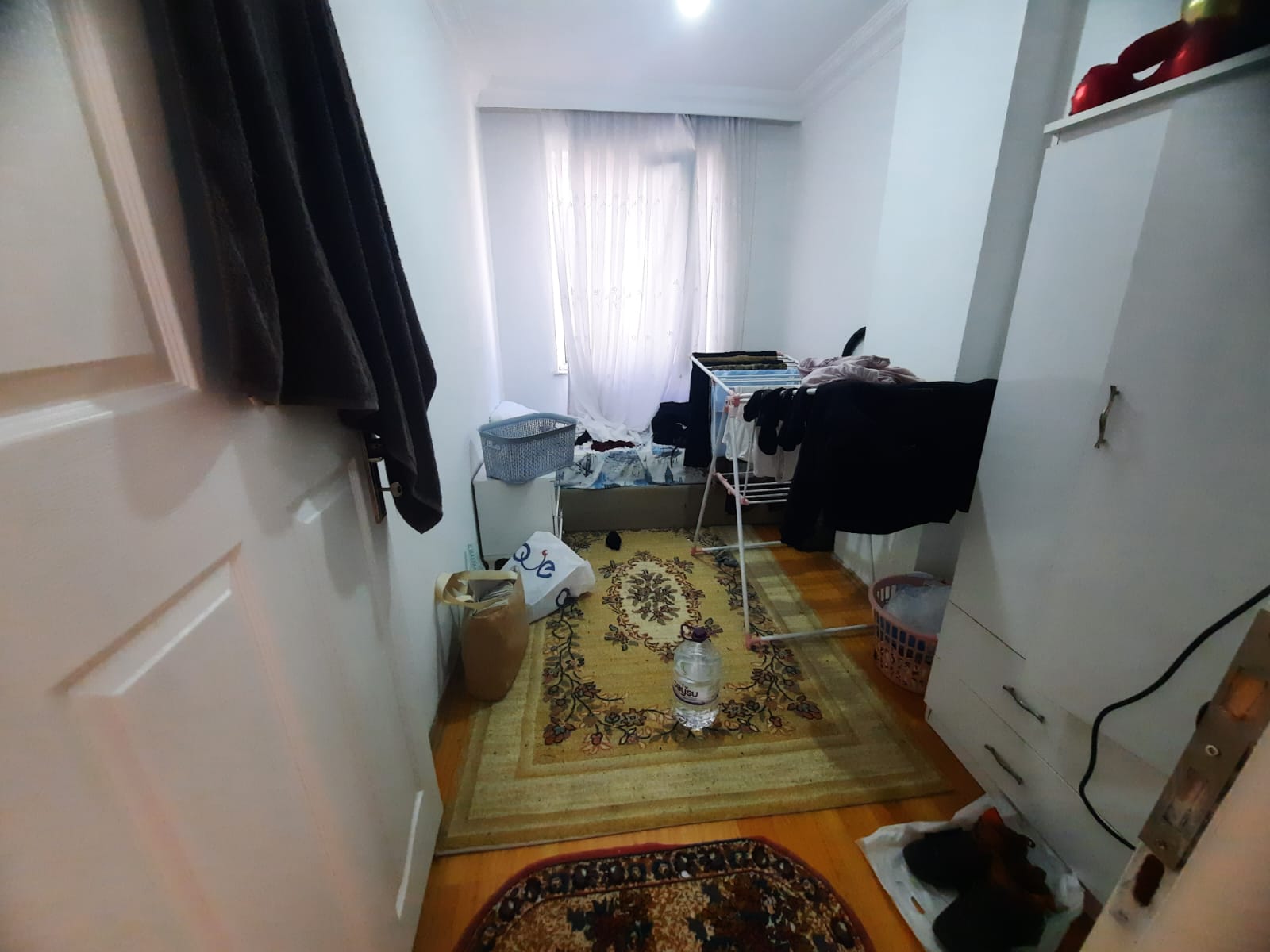 Kuzey yaka 2+1 katta ayrı mutfak 1 nci kat