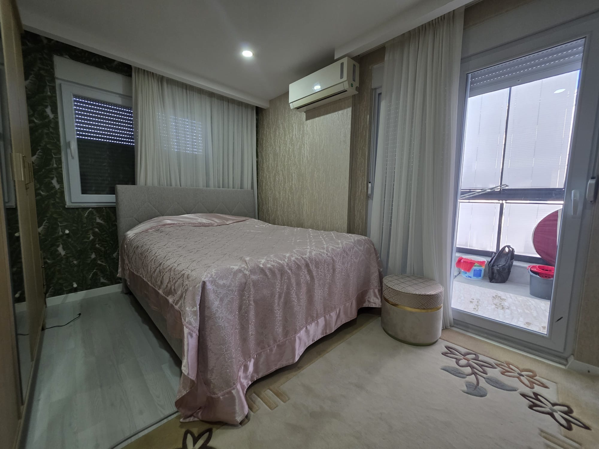 AYDOĞMUŞ MAHALLESİ TRAMWAYA 500 METRE OKUL YAKININDA HAVUZLU SİTEDE 3+1 GENİŞ DAİRE