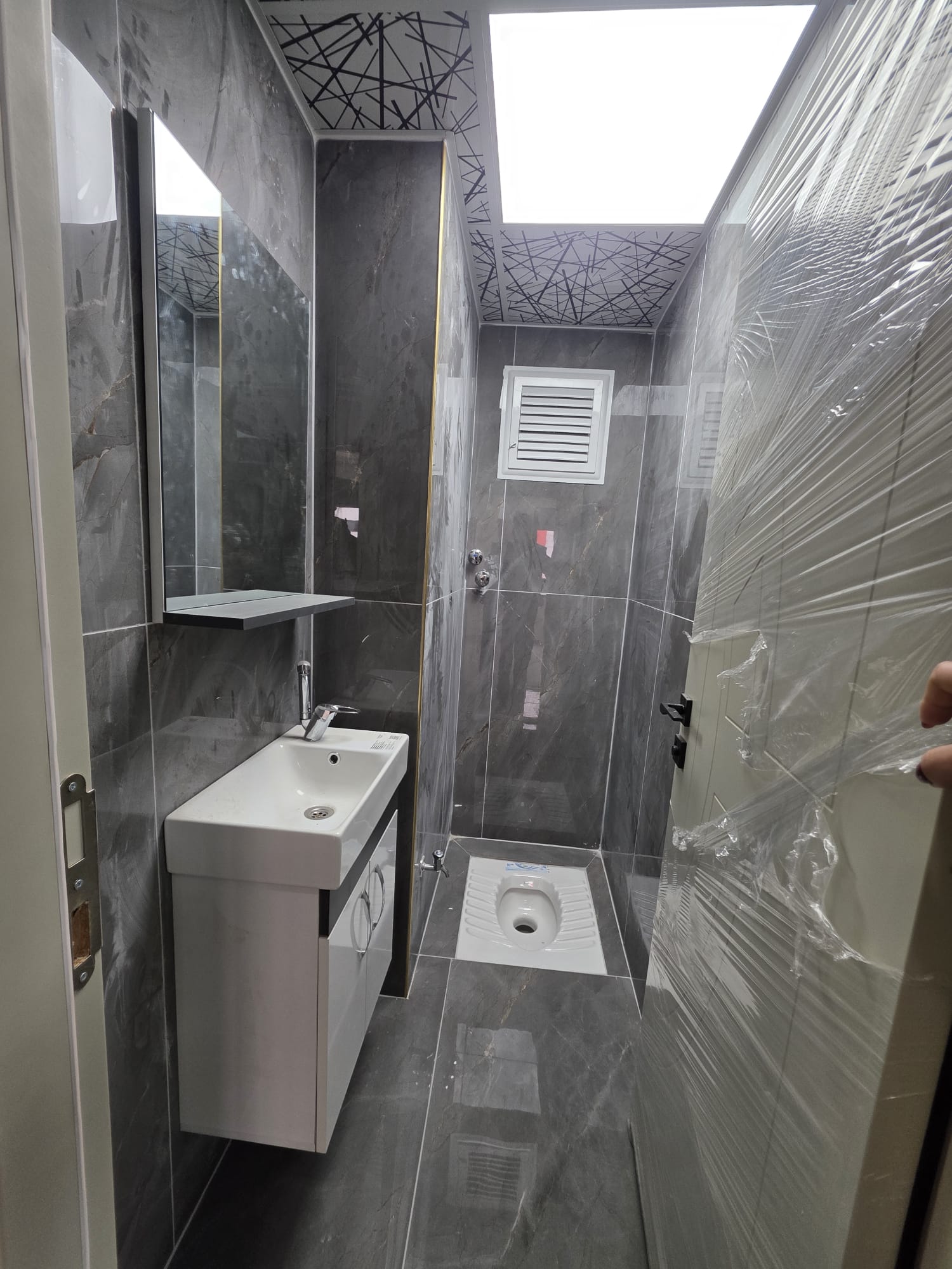 Aydoğmuş mah 2+1 duvar kağıtlı ayrı tuvaletli