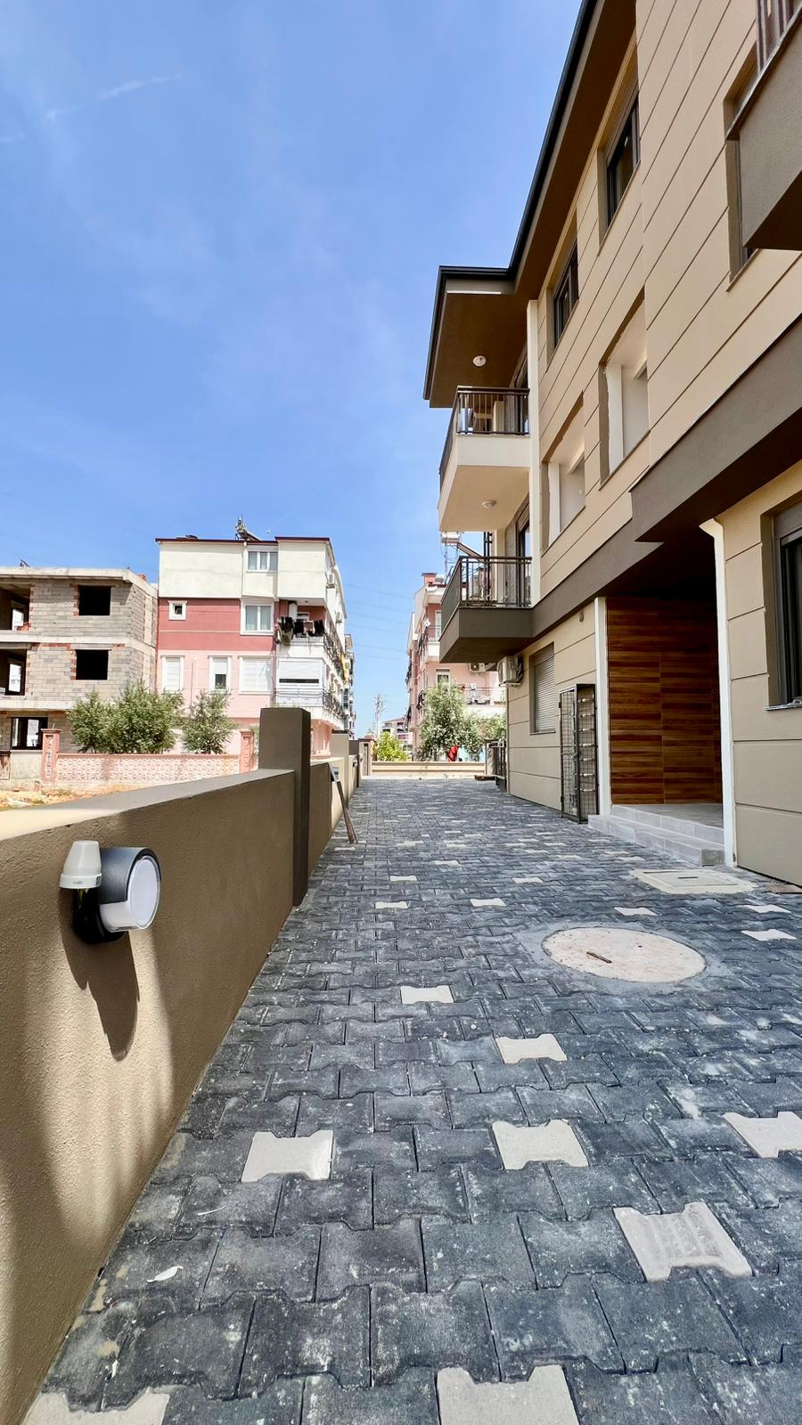 VARSAK KARŞIYAKADA SATILIK KLİMALI MOBİLYALI 2+1 SATILIK DAİRE