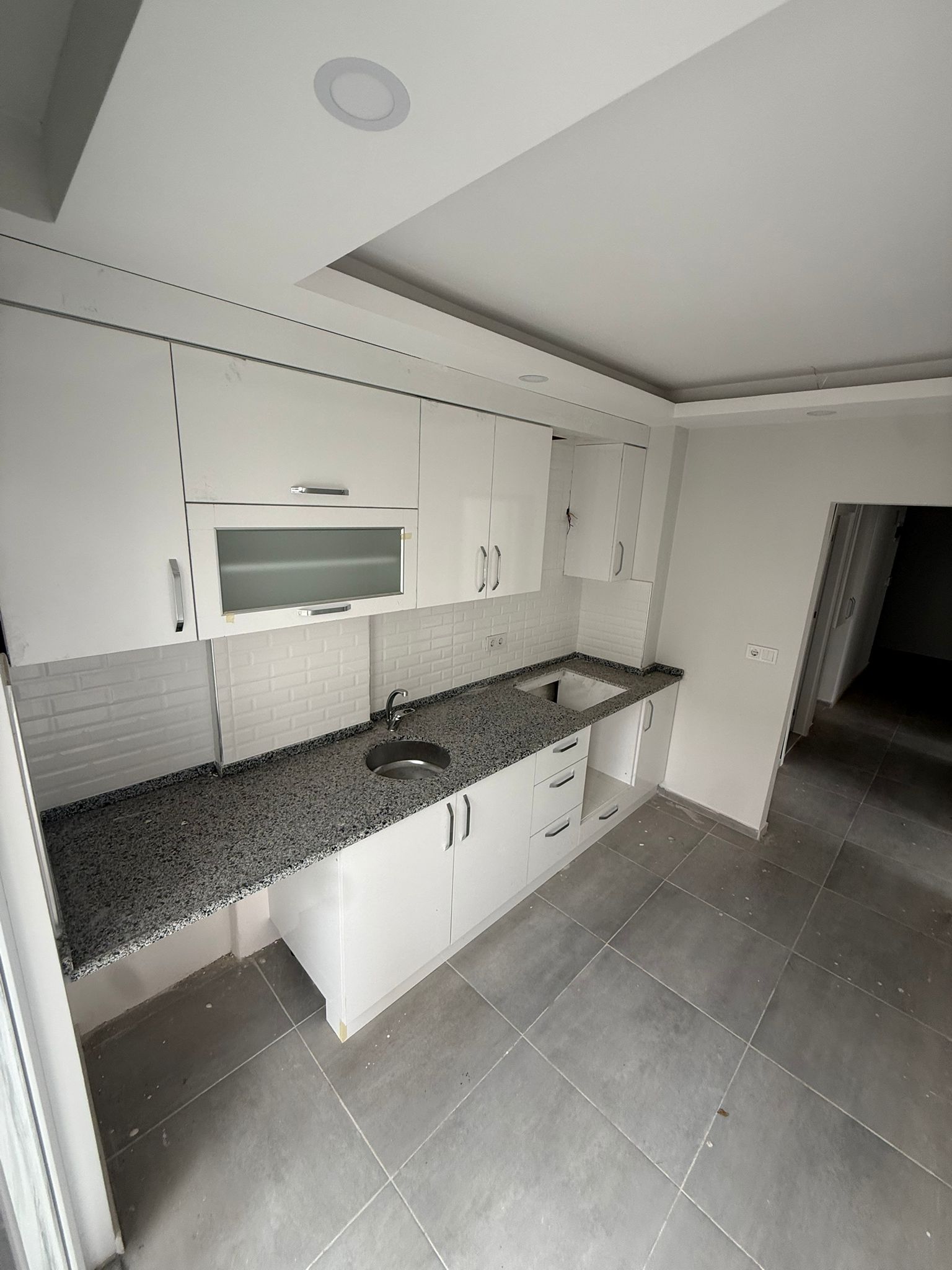 V.KARŞIYAKA DA KATTA İSKANLI 3+1 DAİRE