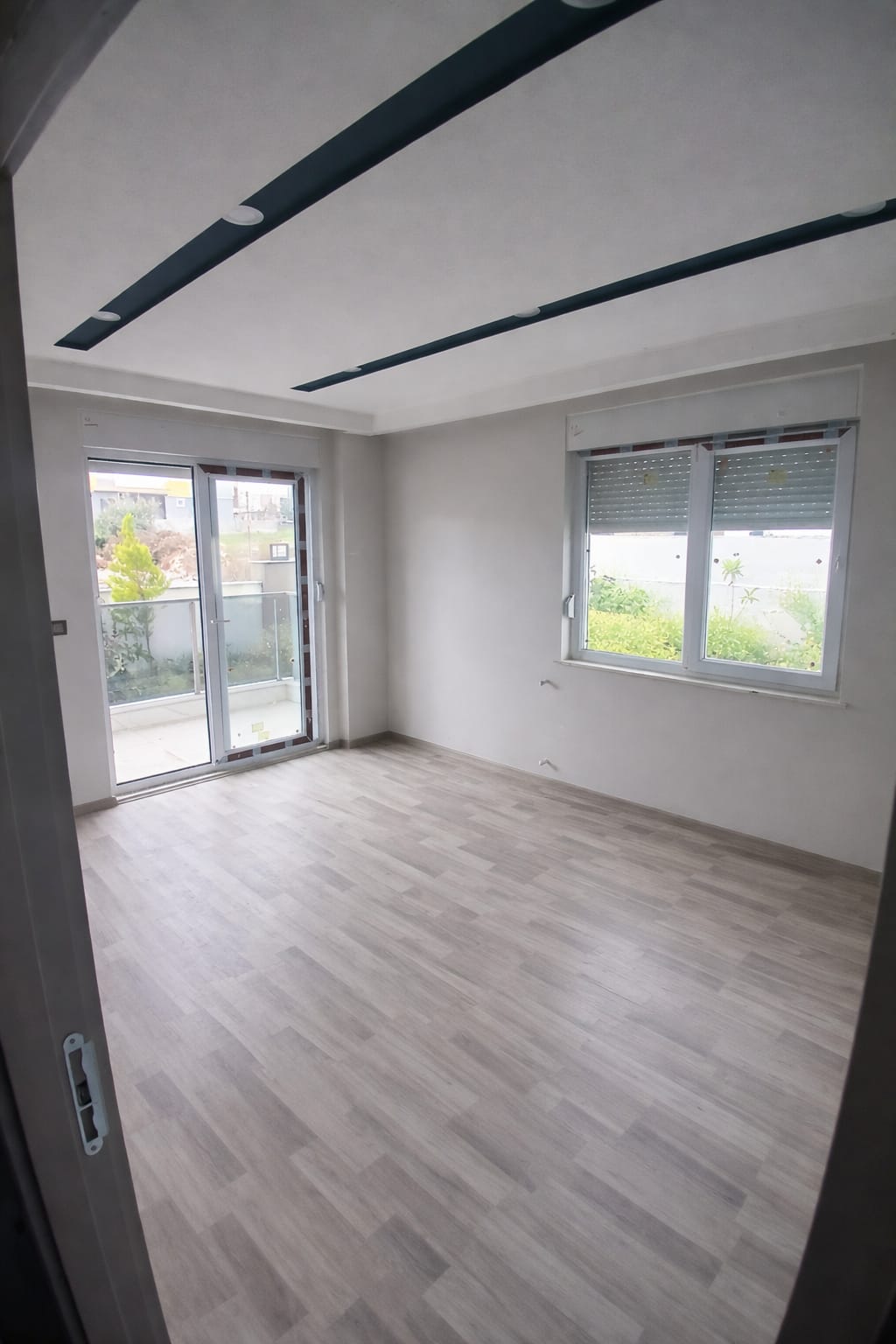 varsak karşıyakada 2+1 yüksek giriş satılık